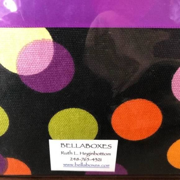 Polka-dot, fold-out photo album to hold 6 of your favorite pics - Picture 3 of 6